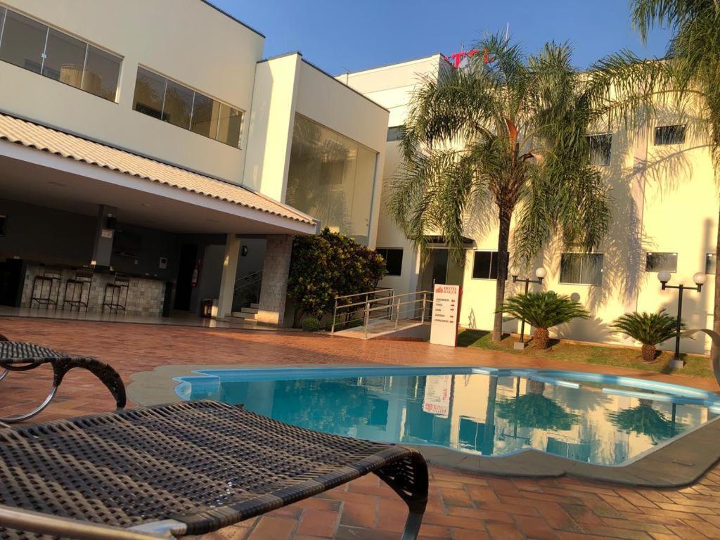 Hotel Baeza Goiatuba Exterior photo